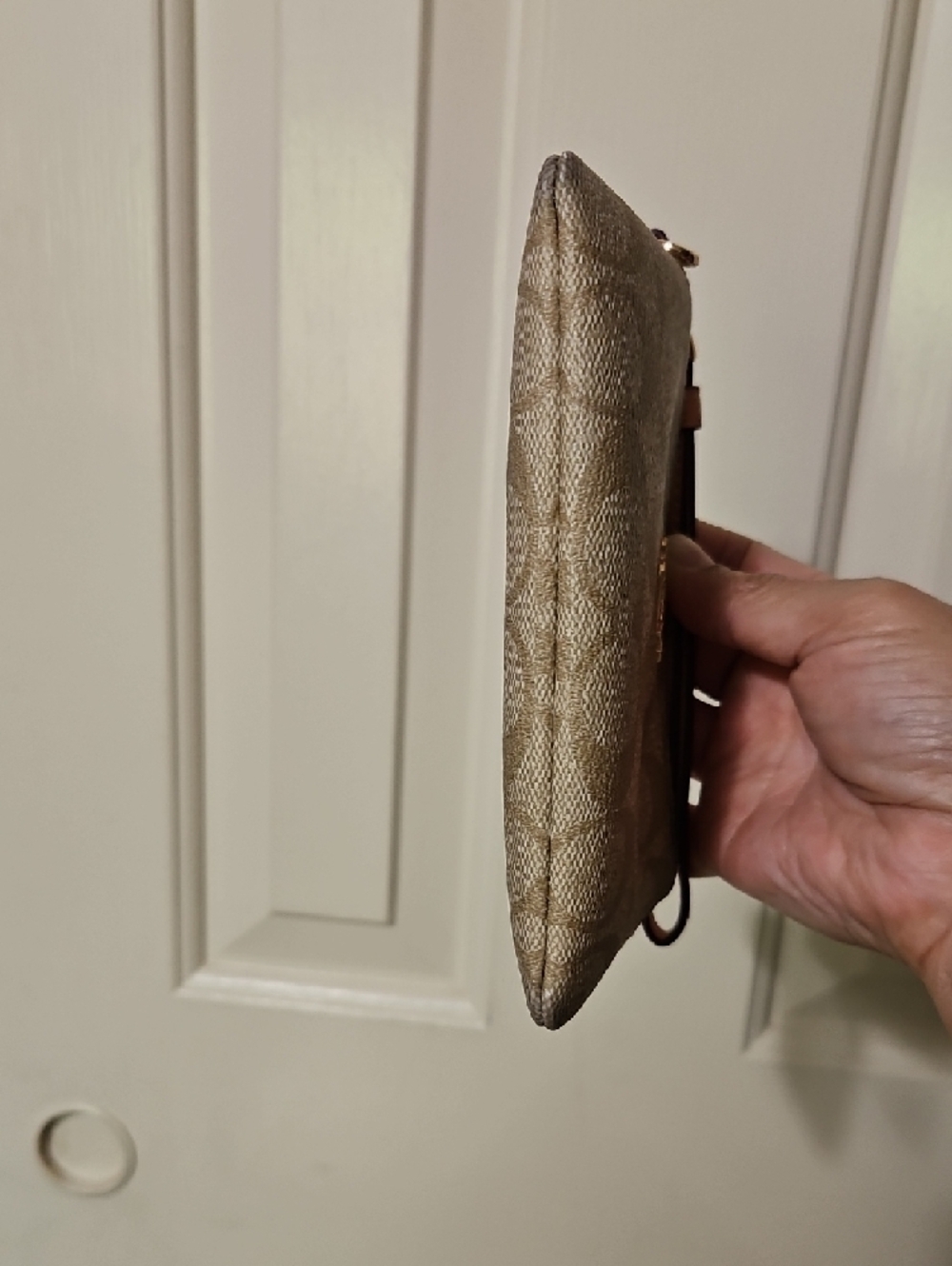 Coach EUC Khaki Canvas Wristlet with Light Peach Strap - Picture 5 of 8